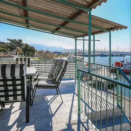Lovely In Kastel Gomilica With Kitchen