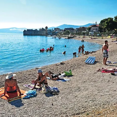 Zadrugarska I * Kaštela